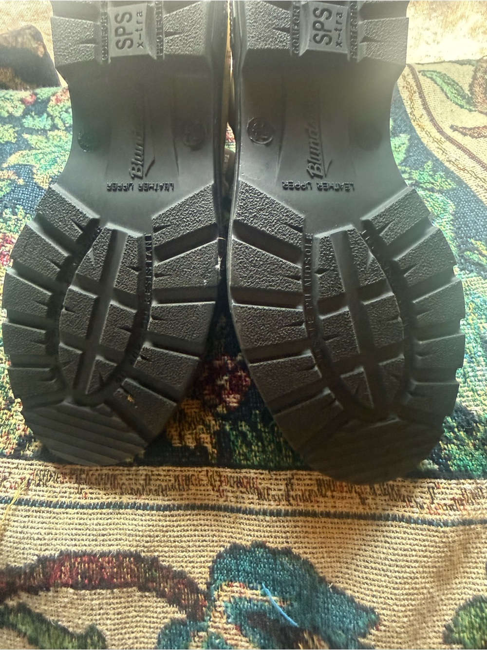 Blundstone Tan Chelsea Ankle Boots - Picture 3 of 5